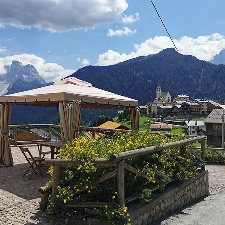 Cesa Da Riz Lägenhet Colle Santa Lucia Exteriör bild