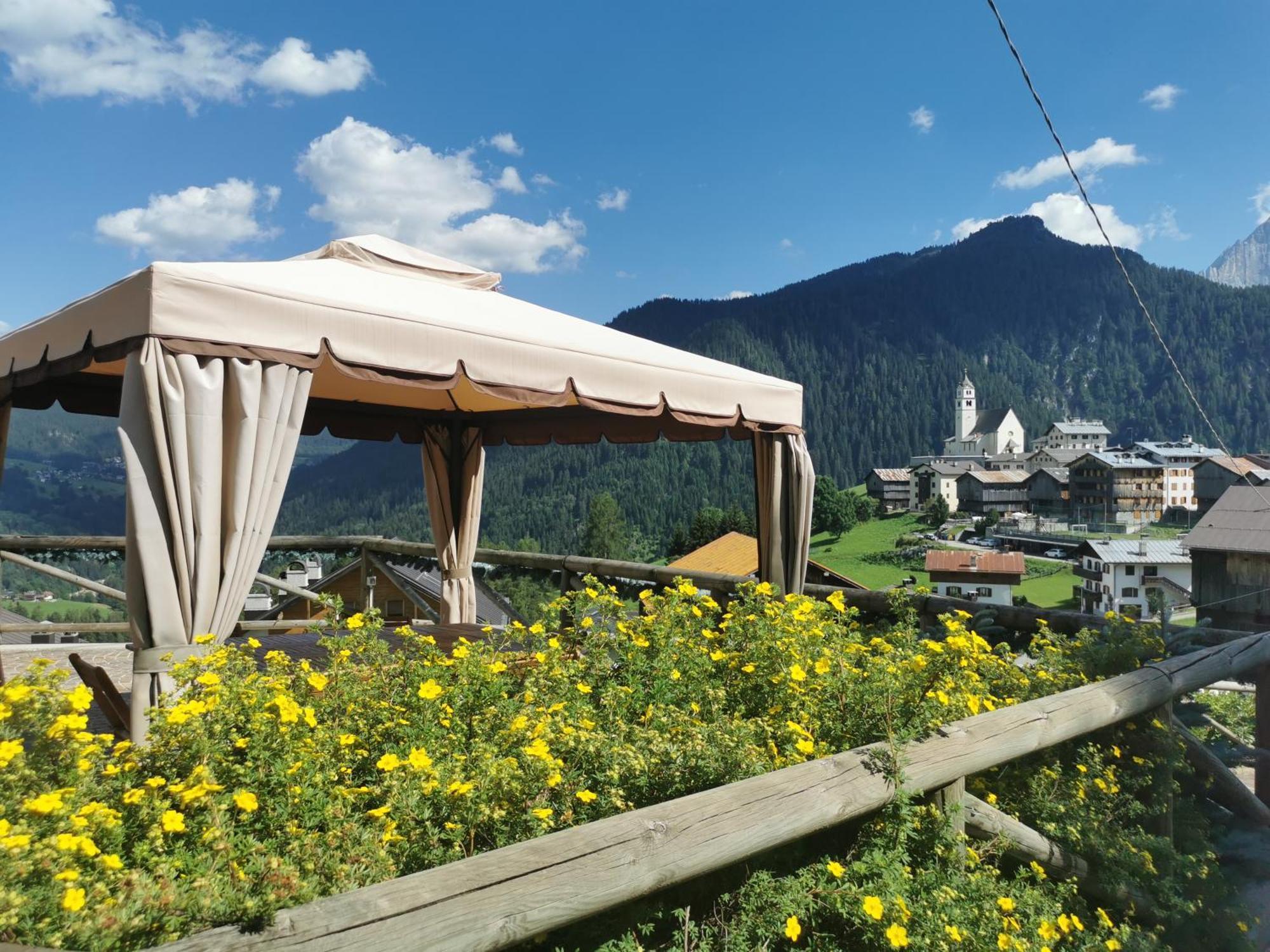 Cesa Da Riz Lägenhet Colle Santa Lucia Exteriör bild