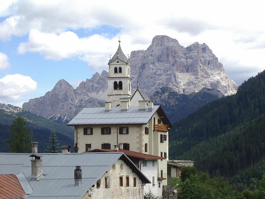 Cesa Da Riz Lägenhet Colle Santa Lucia Exteriör bild