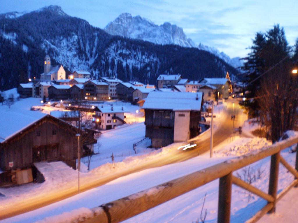 Cesa Da Riz Lägenhet Colle Santa Lucia Exteriör bild